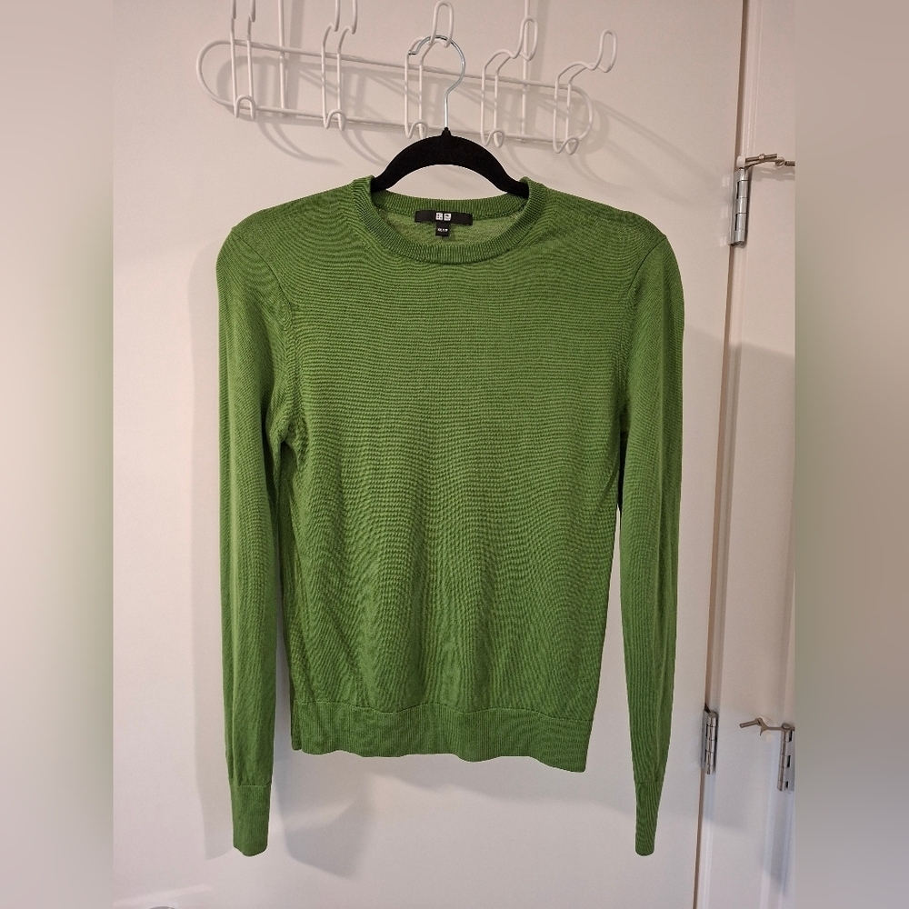 Uniqlo Women's Vibrant Green 100% Wool Crewneck Sweater (Size XXS)